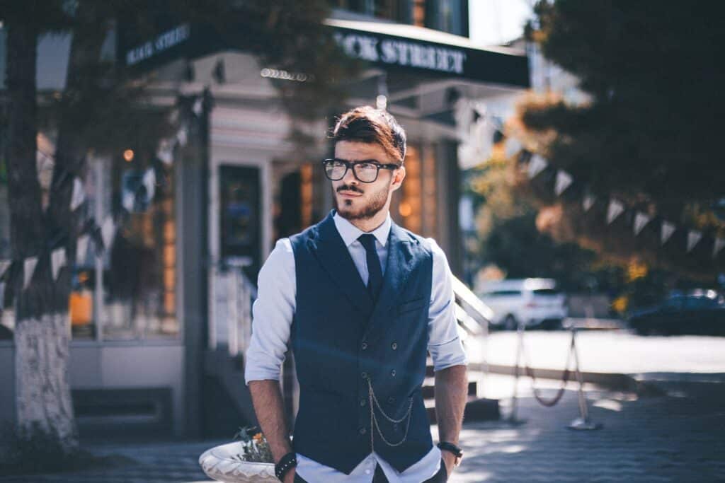 Quel style vestimentaire choisir pour un look dandy chic ?